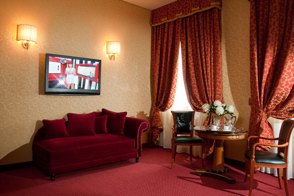 Hotel Maxim Anzola dell'Emilia Habitación foto