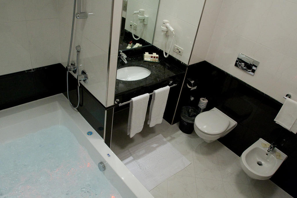 Hotel Maxim Anzola dell'Emilia Habitación foto